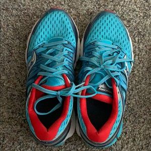 Saucony Isofit Triumph Shoes